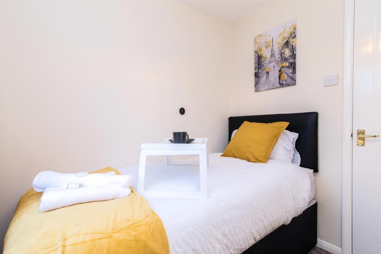 Coventry- Perchfoot 3 Bedroom Contractor And Pet-Friendly Spacious House By Sublime Stays Kültér fotó